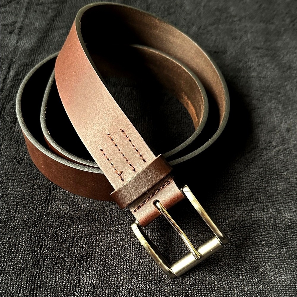 Genuine Leather Men's Belt Size L 44 inch Brown Gold tone buckle